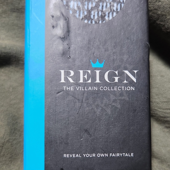 reign "the villian collection"wings of a raven CZ on hematite. - Picture 2 of 8